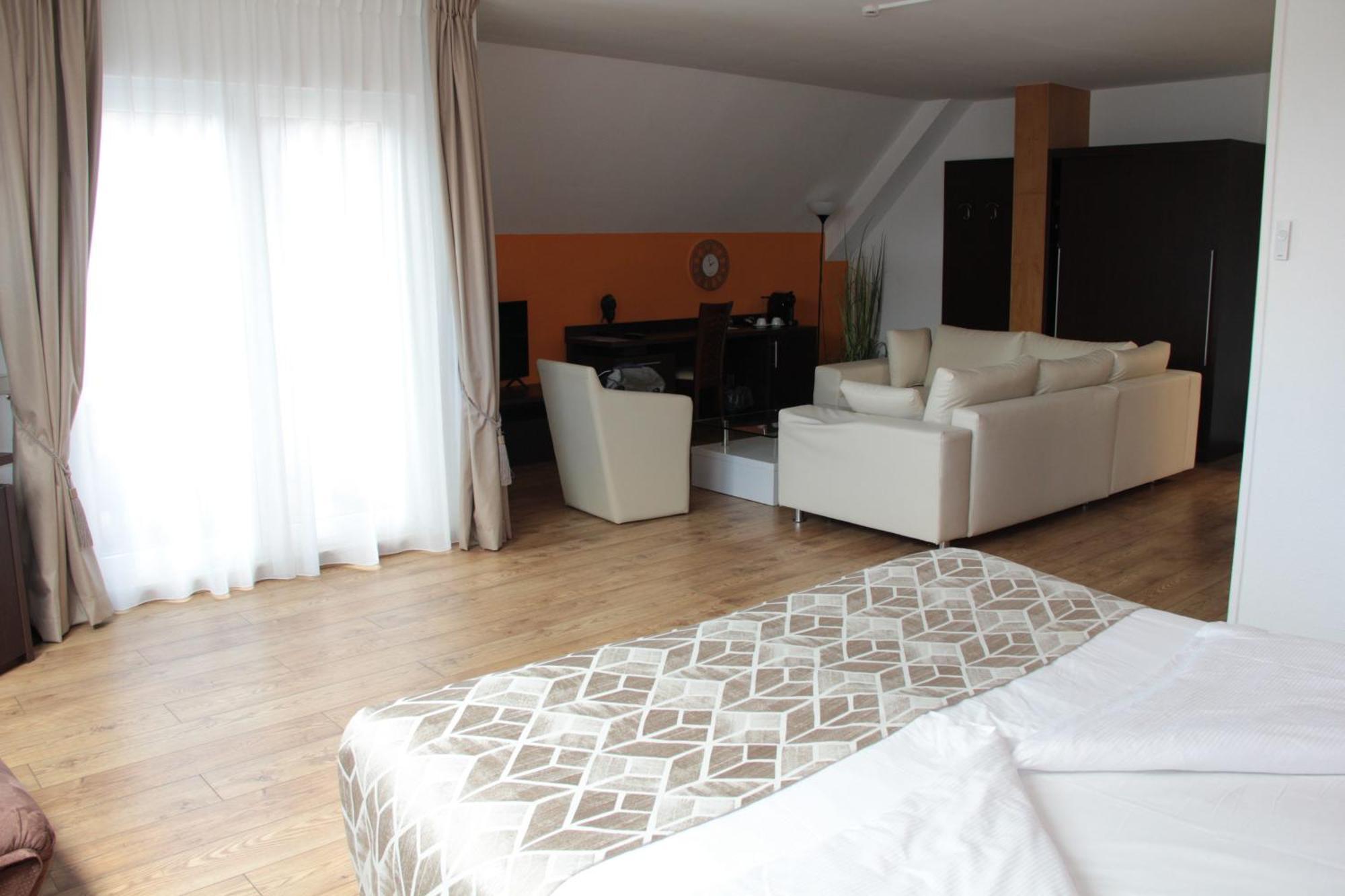 Threeland Hotel Pétange 외부 사진